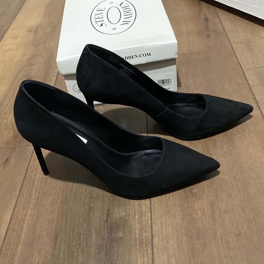 Steve Madden black pumps